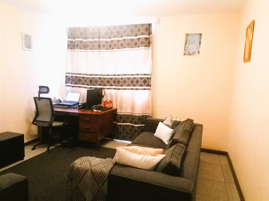 2 Bedroom Property for Sale in Avondale Western Cape